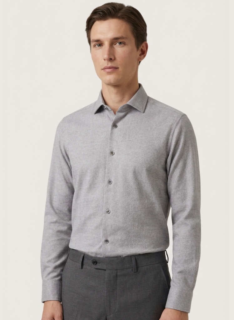 Chemise grise sur mesure homme | Élégance moderne et coupe précise